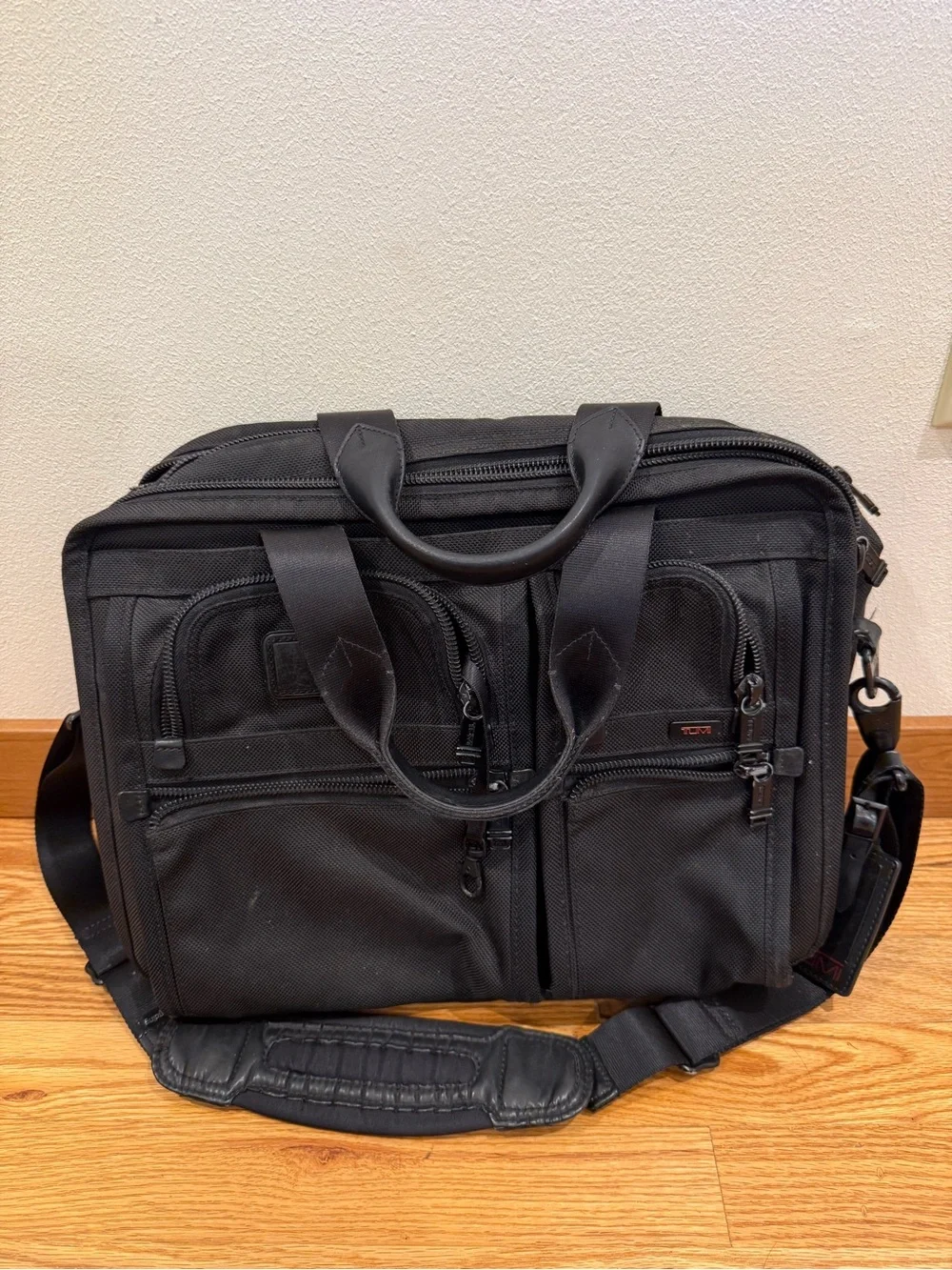 Tumi Alpha Ballistic Laptop Bag Black Nylon Expandable 26141DH Briefcase